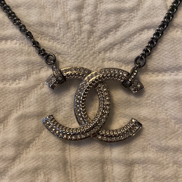 NWT Chanel Silver CC Necklace - Picture 5 of 5